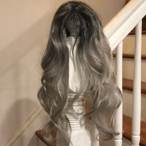 🧡🧡🧡 Halloween gray/silver long hair wig